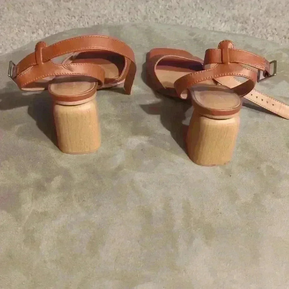 Universal Thread heels, brown, size 8.5 - Picture 3 of 9